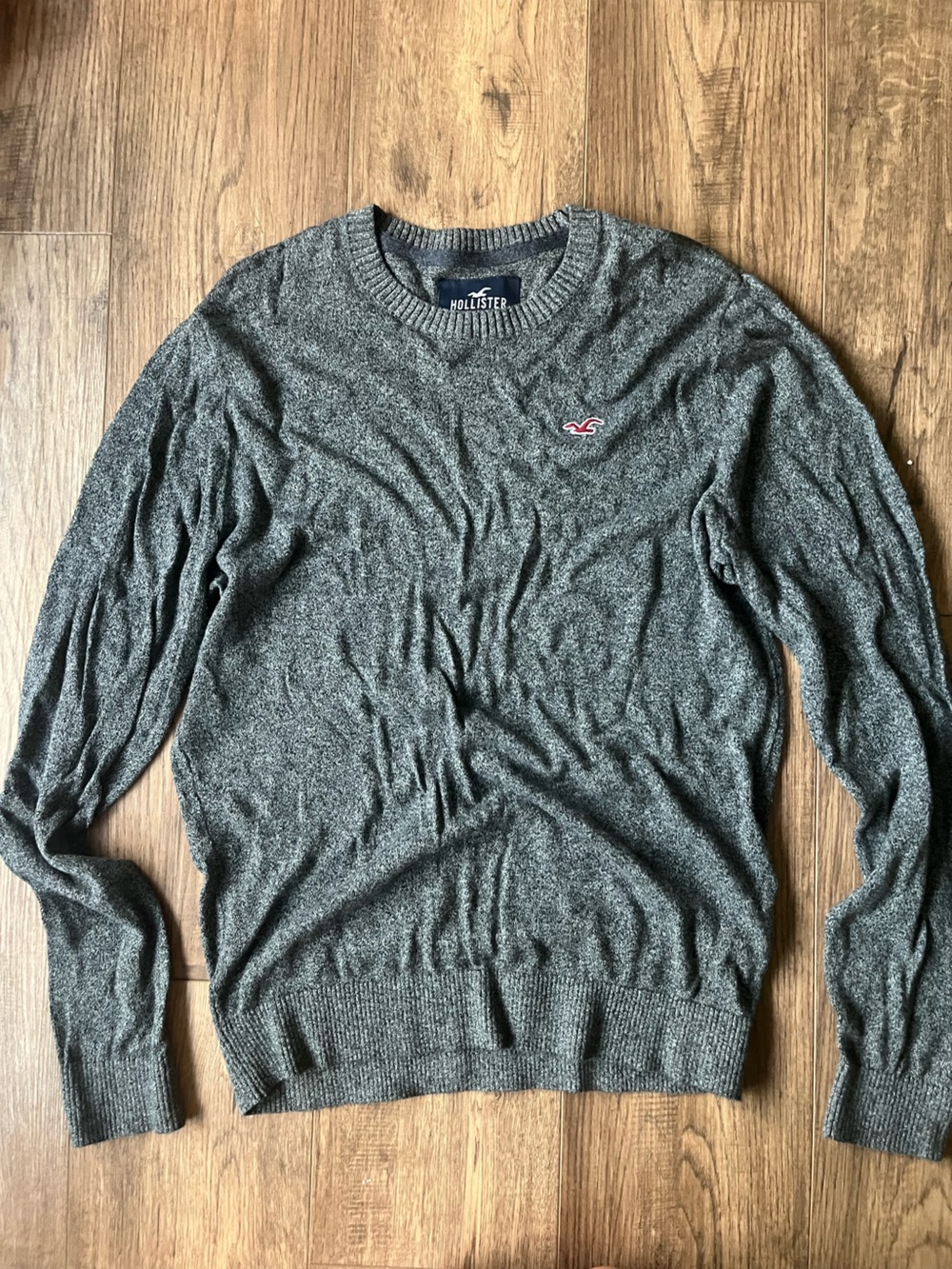 Hollister Men's Heather Gray Crewneck Sweater with Logo